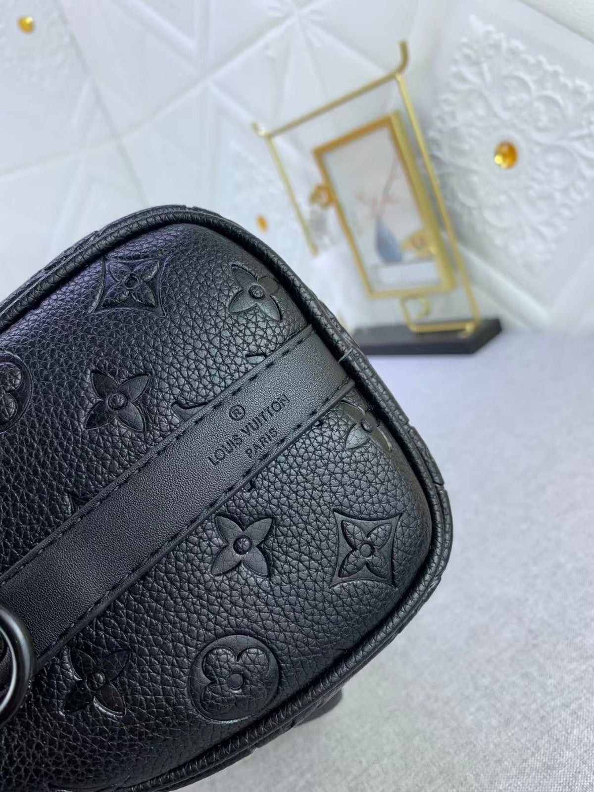 Lou Black Luxus-Ledertasche – Vielseitig, stilvoll & Funktional