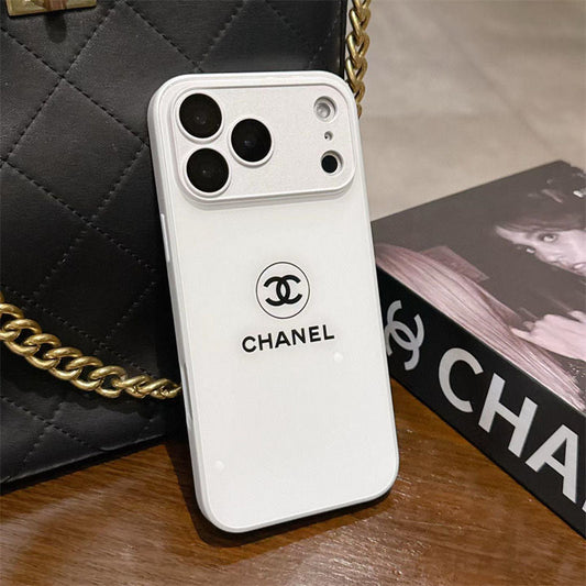 Klasický minimalistický luxusní obal na iPhone – White Gloss Edition