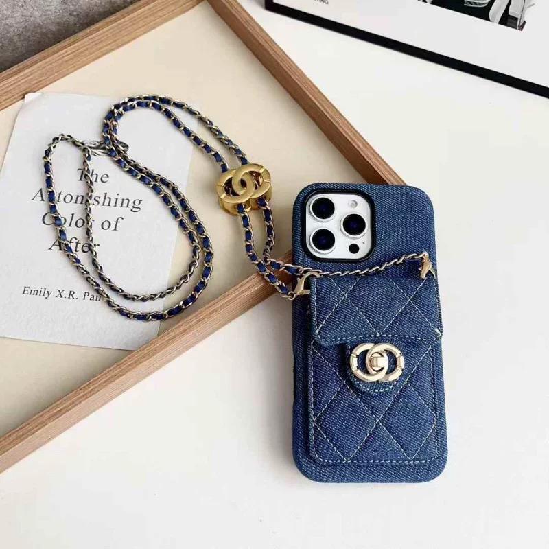 Quiltet Crossbody iPhone-etui med kæderem & kortlomme
