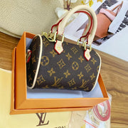 Klasická taška Monogram Mini Barrel Bag