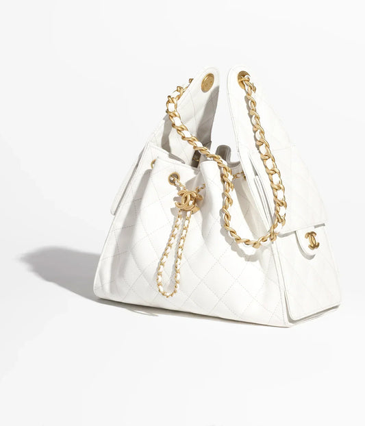 CC 25 Kleine Handtasche aus genarbtem Kalbsleder & Goldfarbene Metalltasche