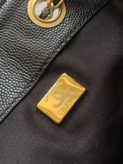 Bolsa pequena CC 25 em couro de bezerro granulado & Bolsa de metal dourado