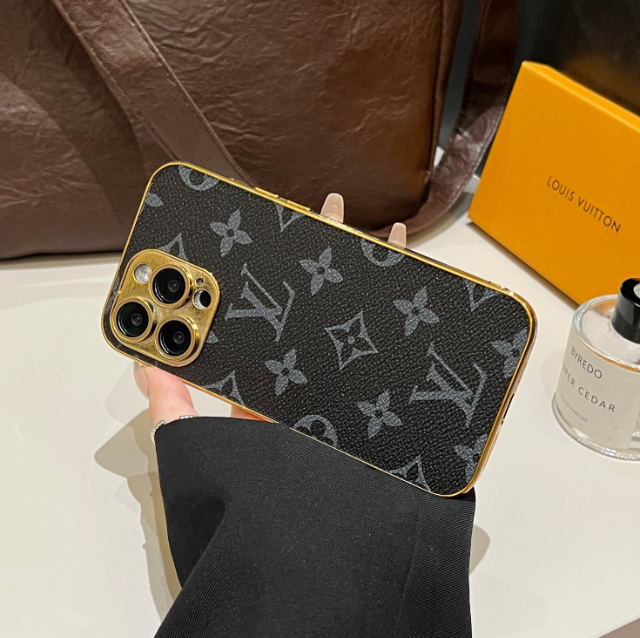 奢華經典字母圖案 iPhone 手機殼，帶電鍍金邊
