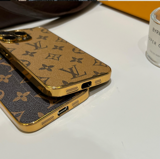 奢華經典字母圖案 iPhone 手機殼，帶電鍍金邊