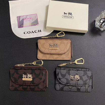 محفظة حامل بطاقات كلاسيكية من Chic CO Timeless بتصميم أنيق