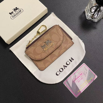 محفظة حامل بطاقات كلاسيكية من Chic CO Timeless بتصميم أنيق