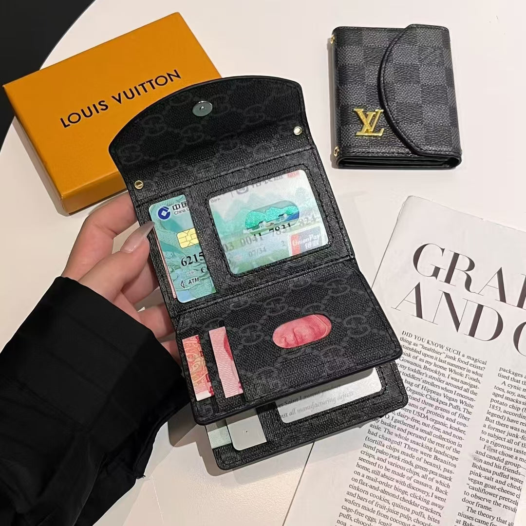 Colección de carteras compactas con monograma inspiradas en Lou & GG de lujo