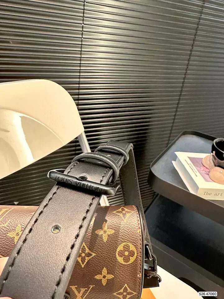 Borsa di lusso in pelle di alta qualità con motivo monogramma