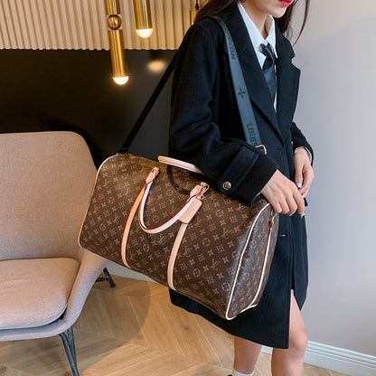 Torba podróżna L-Luxury z monogramem – elegancja w podróży