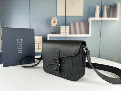 Sac à bandoulière en cuir classique – Design minimaliste, fonction maximale