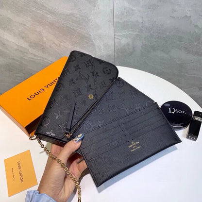 Crossbody com corrente de envelope com monograma vintage