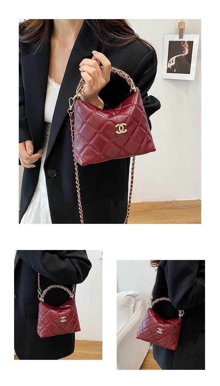 Quiltet Chain Cloud Bag - Justerbar strop med tekstureret crossbody
