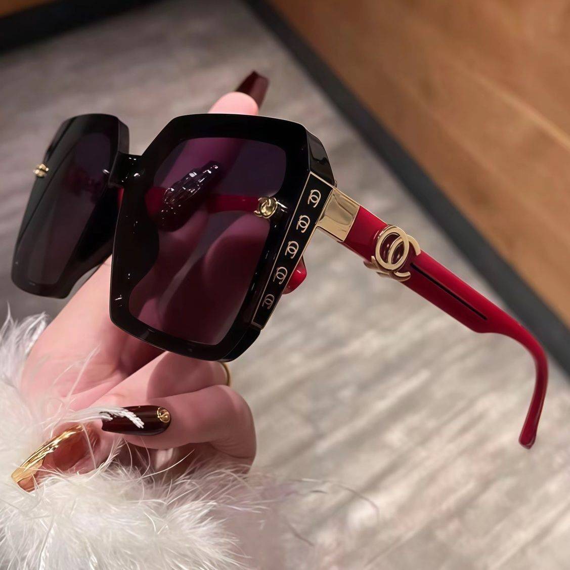 Luxury Black & Red Retro Large Frame Fashion Polarized Sunglasses For Women