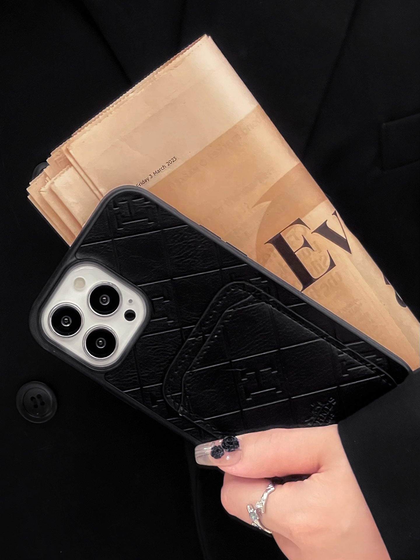 H iPhone-Hülle mit Kartenhalter aus Leder