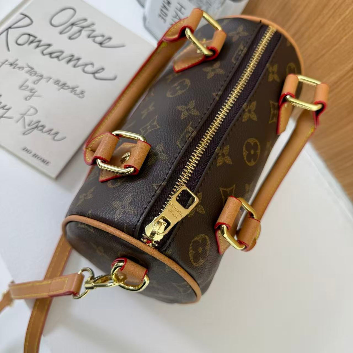 Klasická taška Monogram Mini Barrel Bag