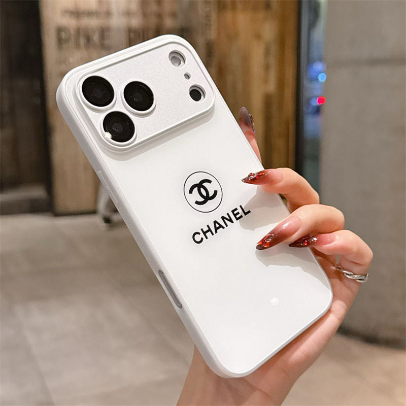 Klasický minimalistický luxusný obal na iPhone – biela lesklá edícia