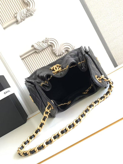 Bolsa pequena CC 25 em couro de bezerro granulado & Bolsa de metal dourado
