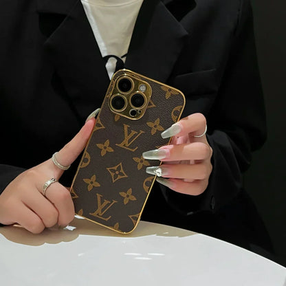 Luxuriöse iPhone-Hülle mit klassischem Monogramm und galvanisierten Goldrändern