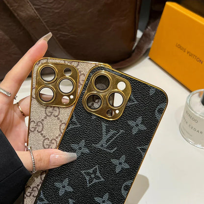 Luxuriöse iPhone-Hülle mit klassischem Monogramm und galvanisierten Goldrändern