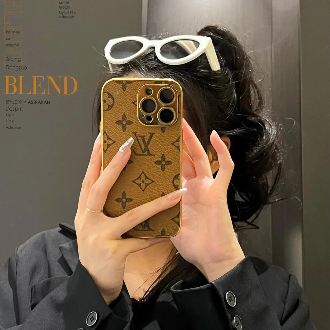 Luxuriöse iPhone-Hülle mit klassischem Monogramm und galvanisierten Goldrändern