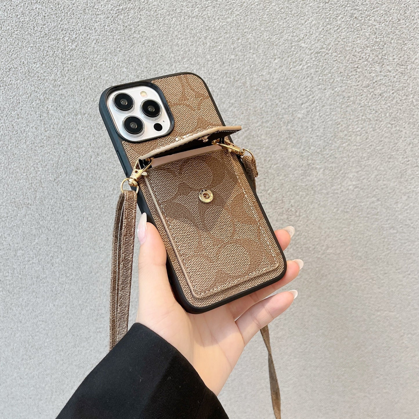 Capa clássica para iPhone com porta-cartões e alça marrom claro -SJ240513