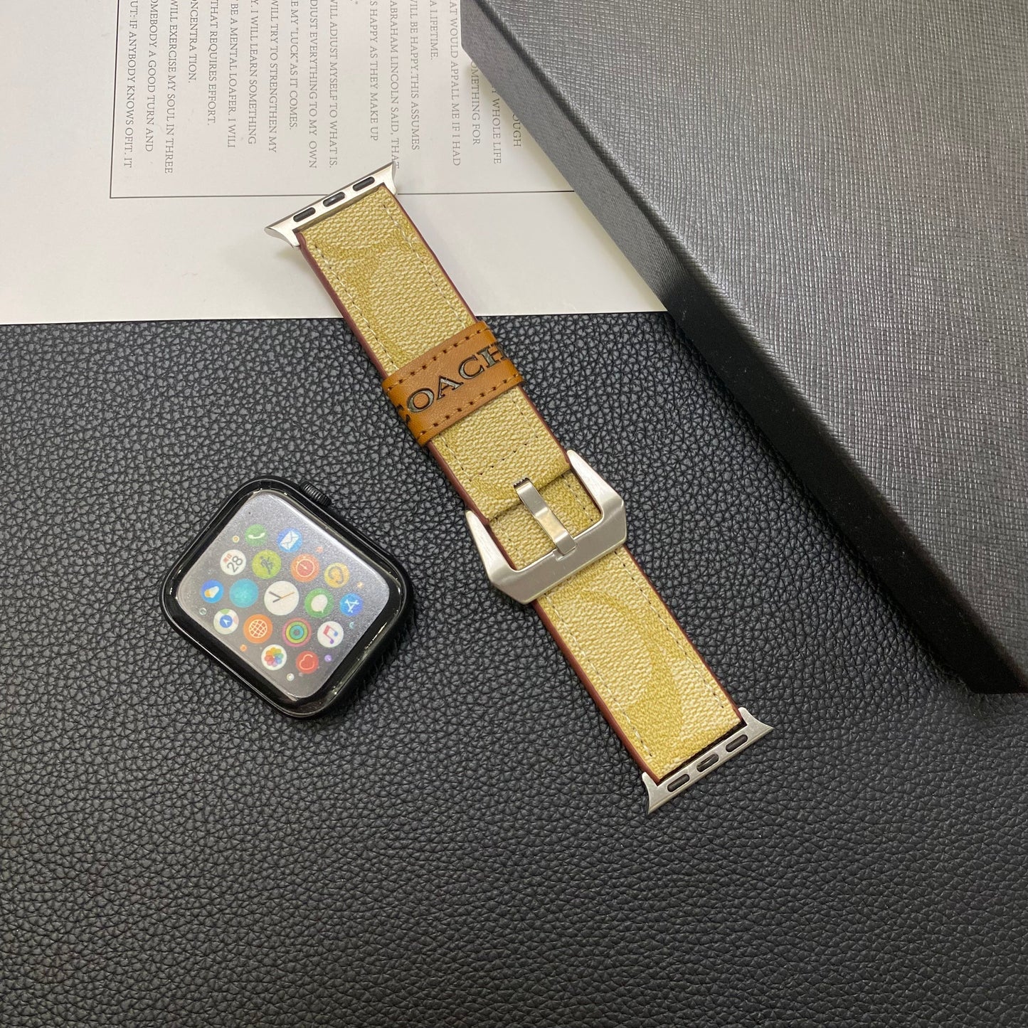 Kožený klasický řemínek Apple Watch Coffee-YHK244221710