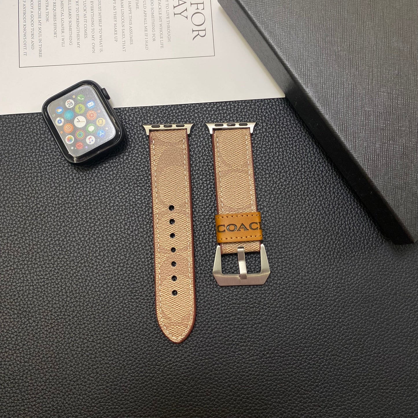 Kožený klasický řemínek Apple Watch světle hnědý-YHK244221710