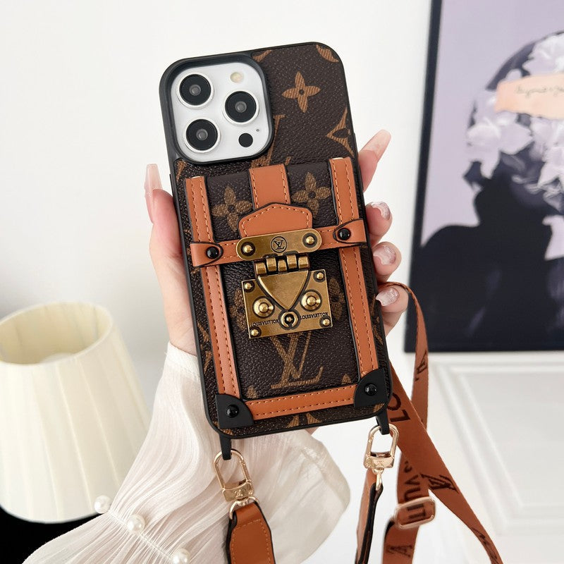 Étui pour iPhone avec chaîne à bandoulière marron de luxe