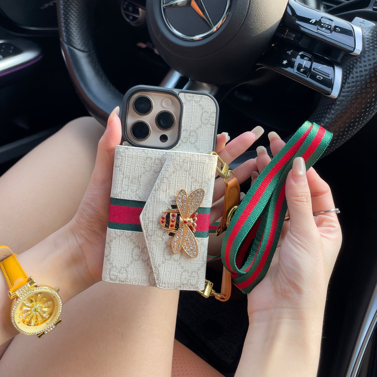 Ardchás iPhone Crossbody Préimh le Sealbhóir Cárta & Strap Gualainn