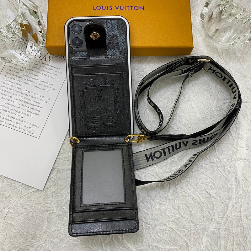 Luxuriöse iPhone-Hülle mit Kartentaschenkette