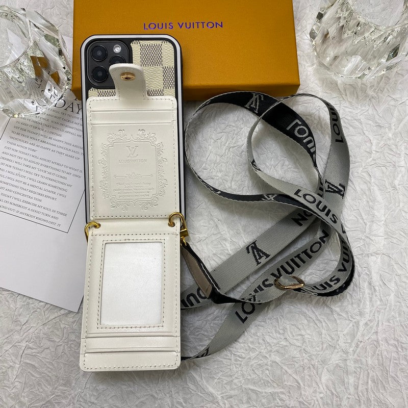 Luxuriöse iPhone-Hülle mit Kartentaschenkette