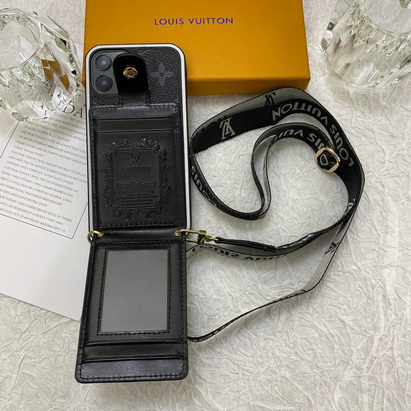 Luxuriöse iPhone-Hülle mit Kartentaschenkette