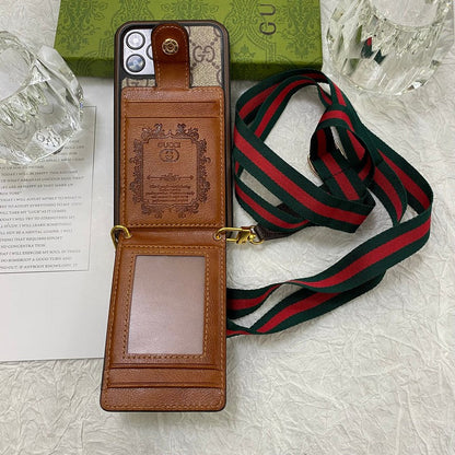 Luxuriöse iPhone-Hülle mit Kartentaschenkette