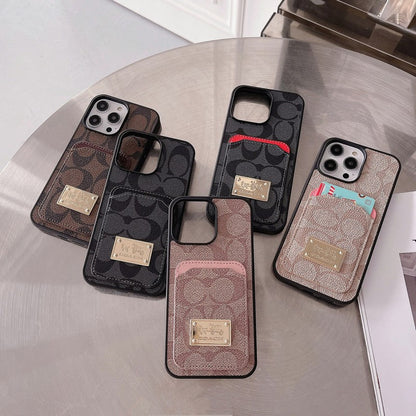 Skórzane etui na iPhone'a w klasycznej torbie na karty