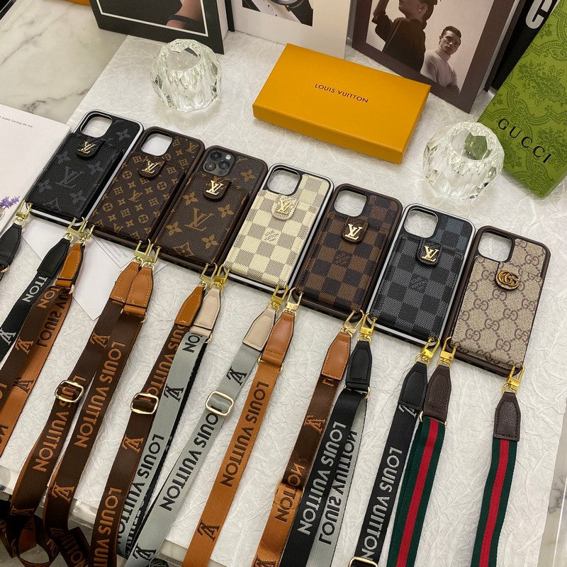 Luxuriöse iPhone-Hülle mit Kartentaschenkette