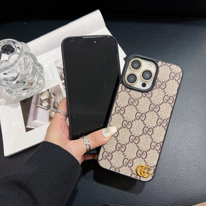 Hochwertige iPhone-Hülle in klassischer Farbe