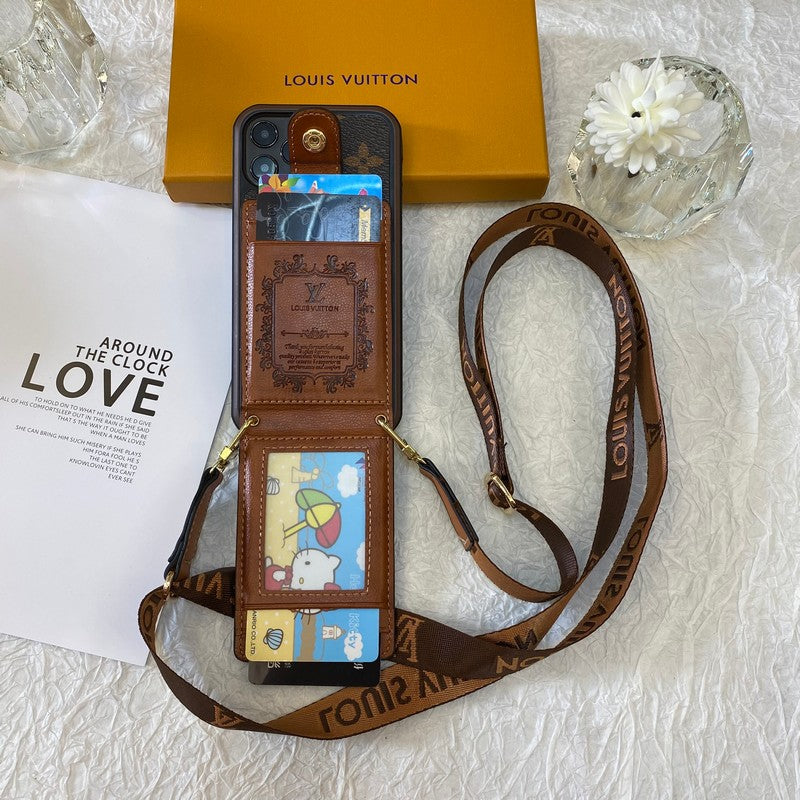 Luxuriöse iPhone-Hülle mit Kartentaschenkette