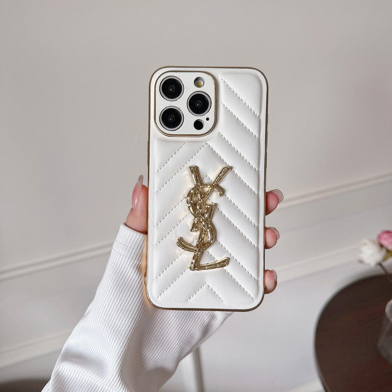 Skórzane etui na iPhone'a w kolorze Saint Color