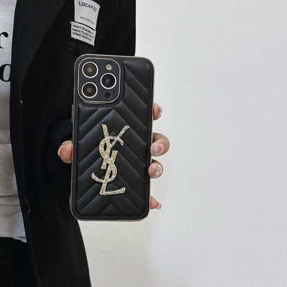 Skórzane etui na iPhone'a w kolorze Saint Color