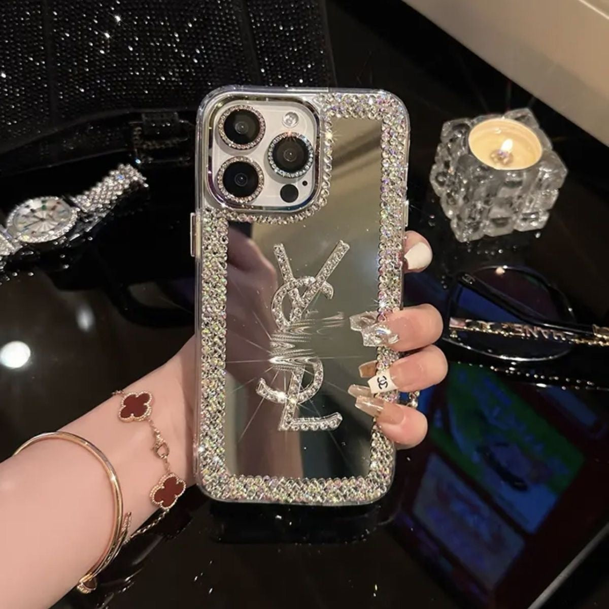 Custodia per iPhone con specchio di bellezza glamour – Trucco & Stile in movimento!