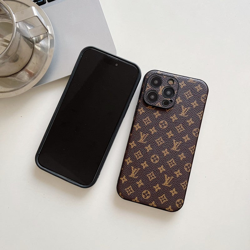ラグジュアリーなクラシックカラーのレザーiPhoneケース