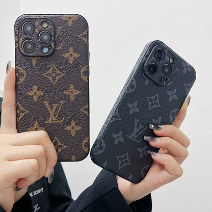 ラグジュアリーなクラシックカラーのレザーiPhoneケース