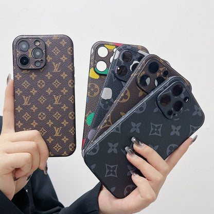 ラグジュアリーなクラシックカラーのレザーiPhoneケース