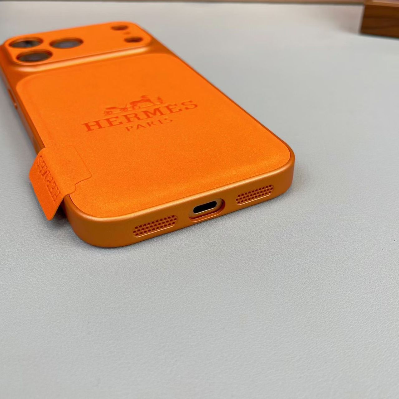 Prémiové kožené puzdro na iPhone Classices – luxusná ochrana