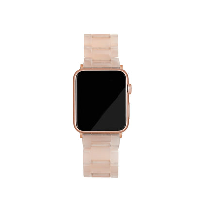Řemínek Apple Watch ve světle růžové barvě