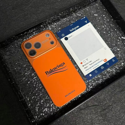 Balenciaga-Inspired Neamhlonrach Cás iPhone Cosanta le Cosaint Lionsa Iomlán