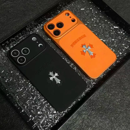 حافظة iPhone جلدية مستوحاة من قلوب الكروم، ذات ملمس ممتاز، حماية نحيفة
