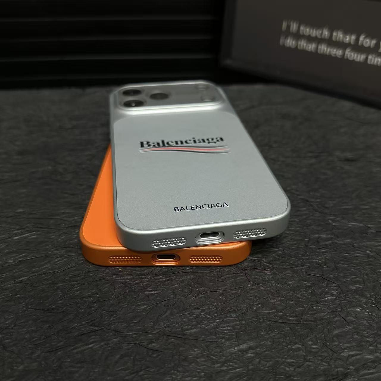 Balenciaga-Inspired Neamhlonrach Cás iPhone Cosanta le Cosaint Lionsa Iomlán