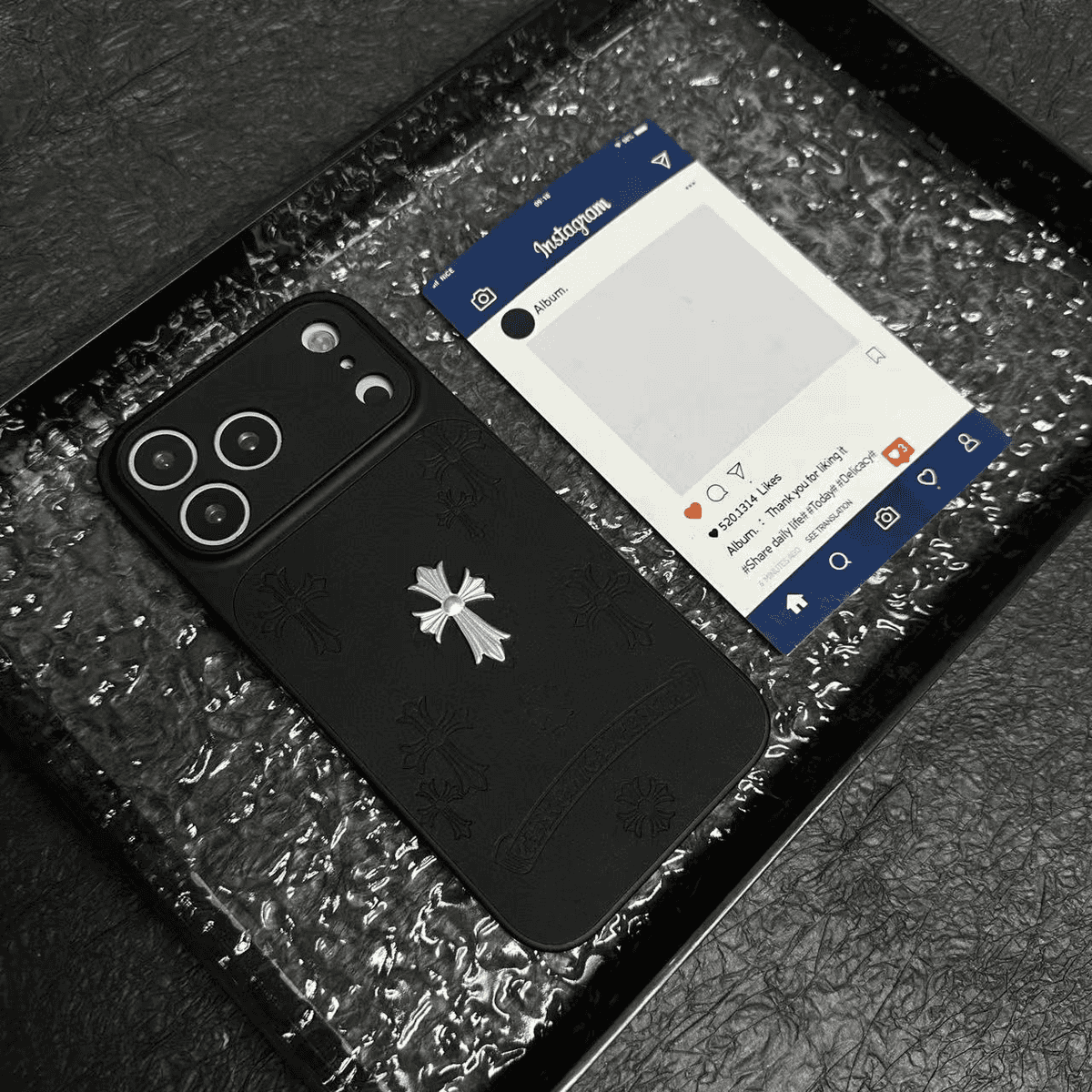 حافظة iPhone جلدية مستوحاة من قلوب الكروم، ذات ملمس ممتاز، حماية نحيفة
