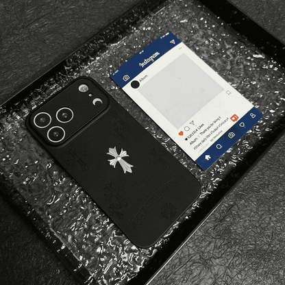 حافظة iPhone جلدية مستوحاة من قلوب الكروم، ذات ملمس ممتاز، حماية نحيفة